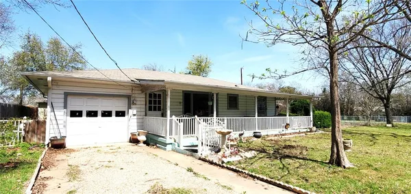 $135,000 | 112 College Avenue, Oglesby, TX 76561