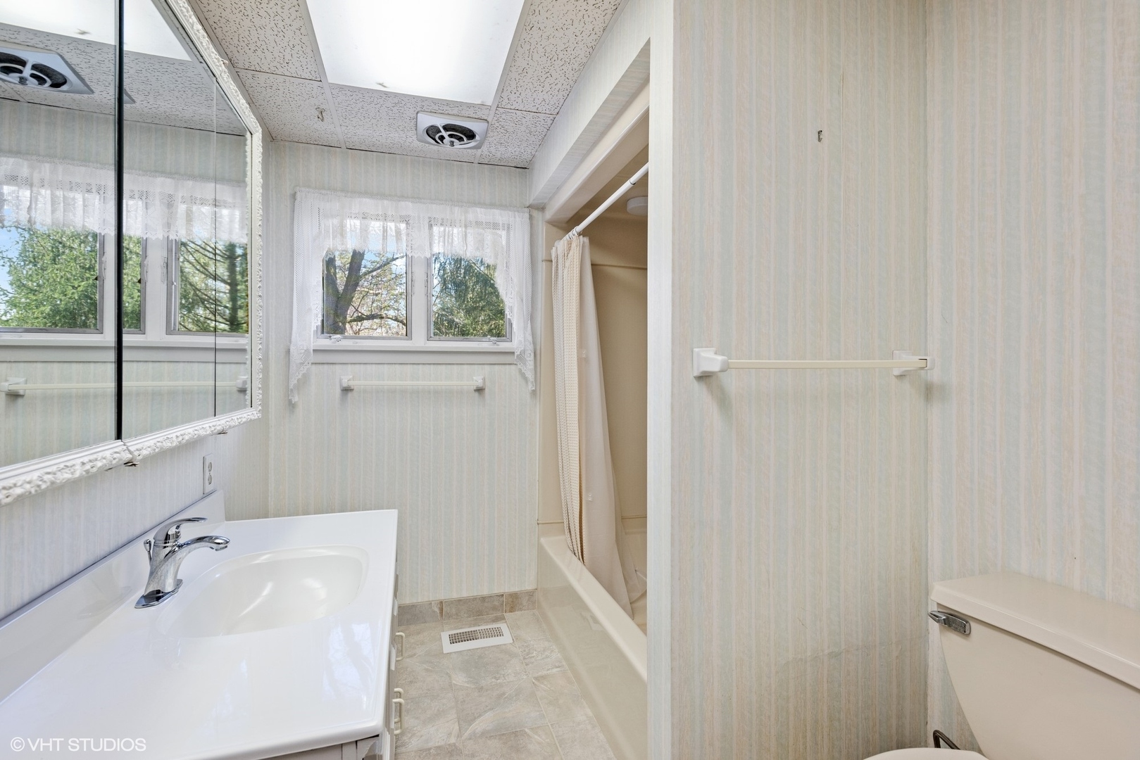 27W734 Garys Mill Road Winfield, IL 60190 - Photo 15 of 22
