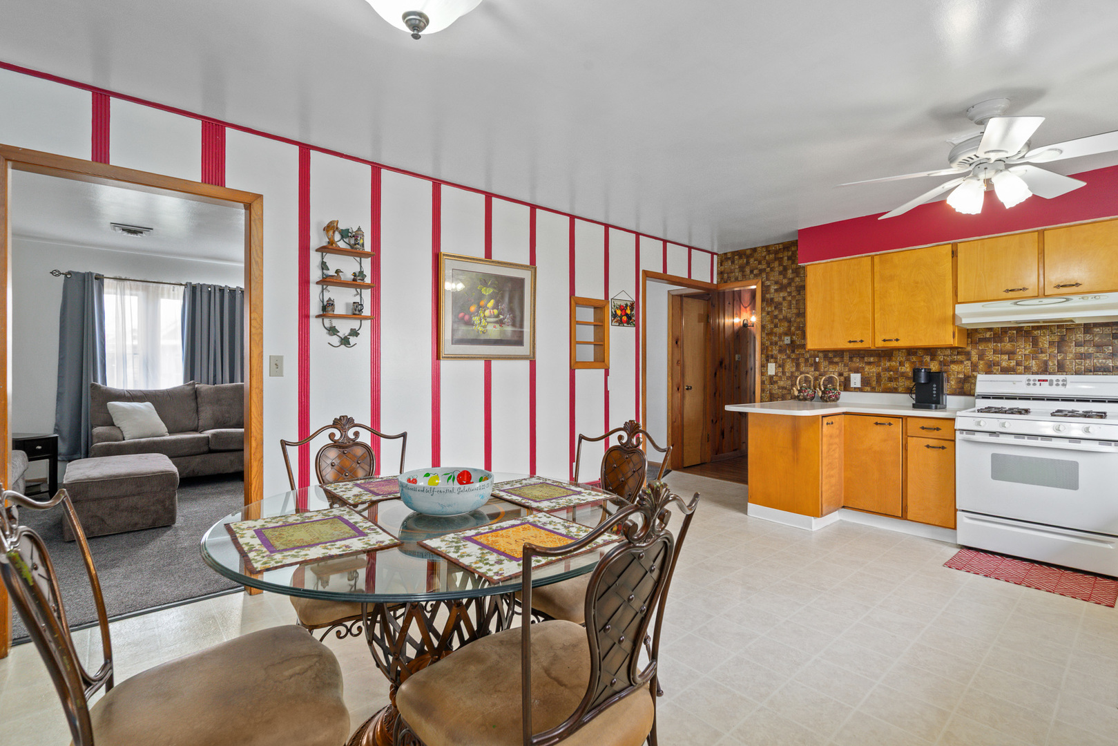 618 Chambers Street Ottawa, IL 61350 - Photo 5 of 32