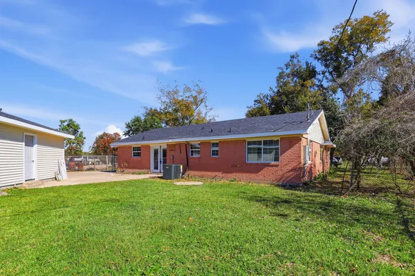 $265,000 | 301 South Brown Drive, Texas City, TX 77591