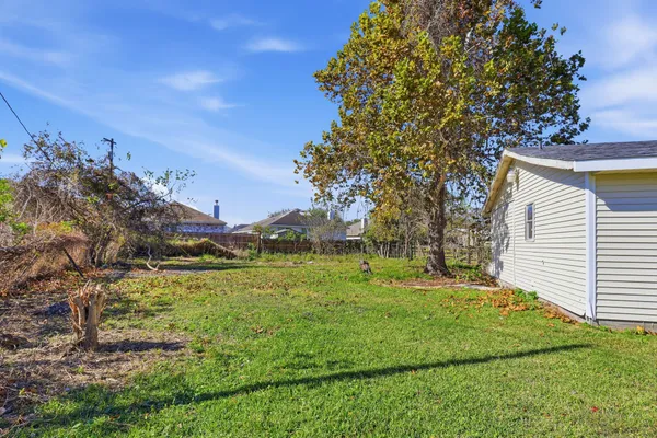 $265,000 | 301 South Brown Drive, Texas City, TX 77591