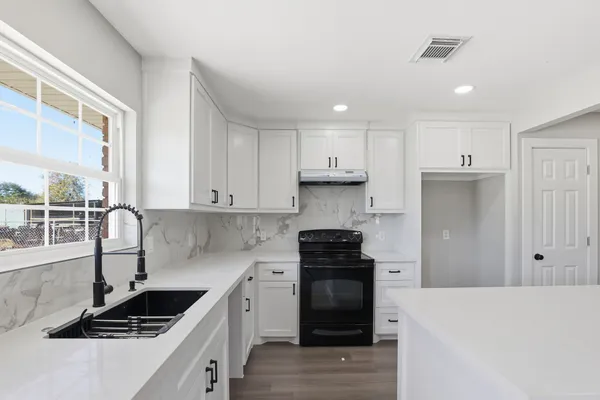 $265,000 | 301 South Brown Drive, Texas City, TX 77591