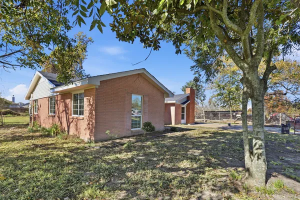 $265,000 | 301 South Brown Drive, Texas City, TX 77591