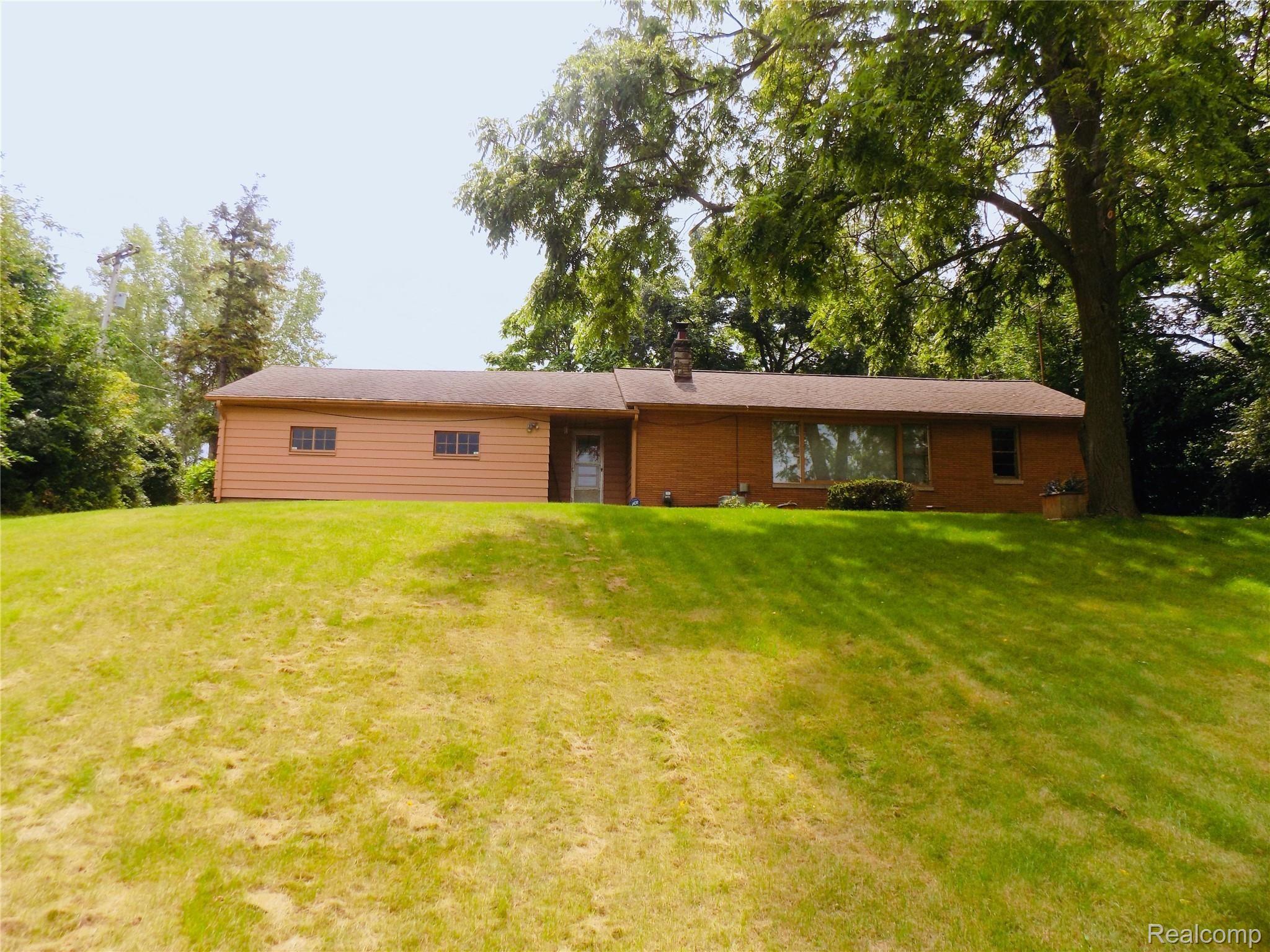 1348 Butcher Road Fenton, MI 48430 - Photo 26 of 28 DID WE MENTION BIG YARD?