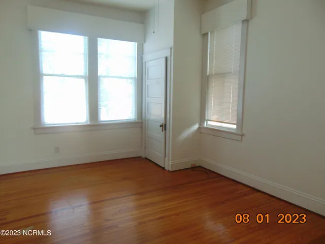 $2,200 | 215 Dock Street, Wilmington, NC 28401