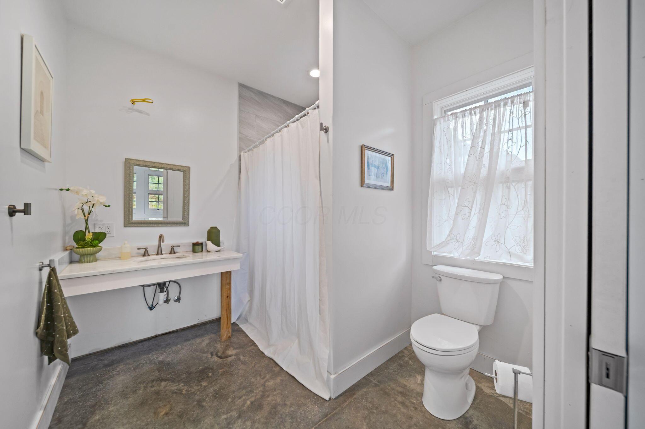 5441 Cheshire Road Galena, OH 43021 - Photo 12 of 33 Primary Bath.