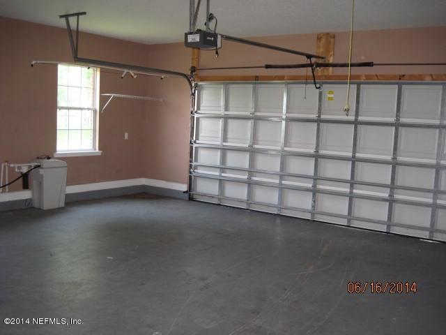 3038 Thunder Road Middleburg, FL 32068 - Photo 6 of 13 BEFORE_garage