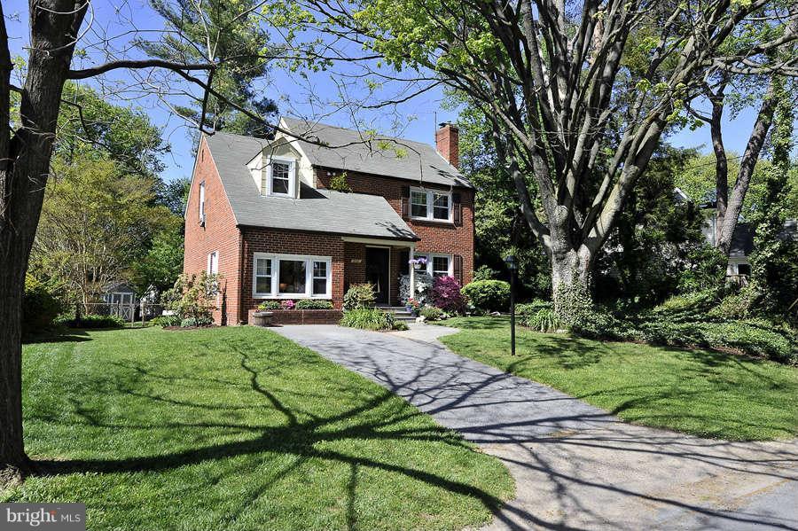 212 East Melbourne Avenue Silver Spring, MD 20901 - Photo 1 of 30 Exterior (Front)