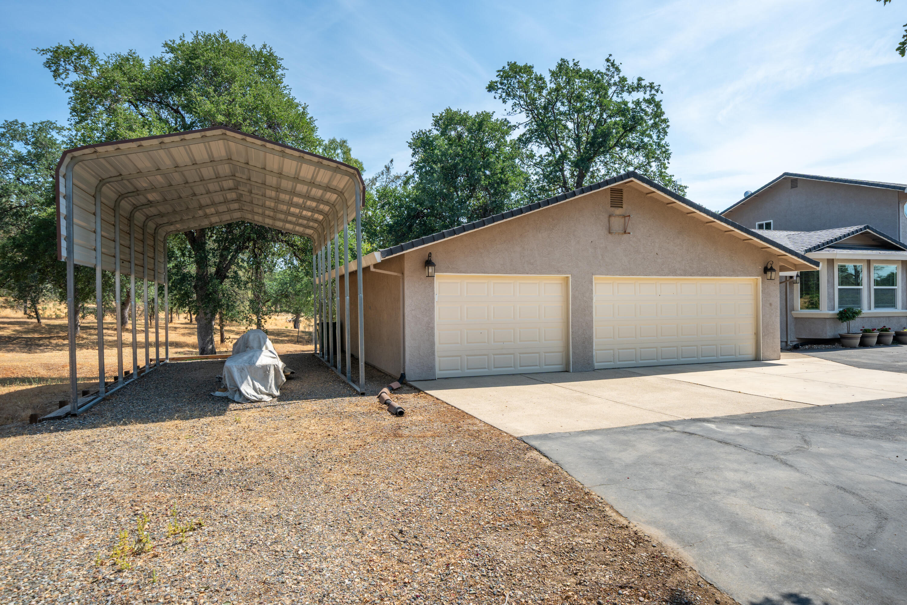 15842 Macleod Drive Redding, CA 96001 - Photo 29 of 36 a view of a house with backyard and sitting area