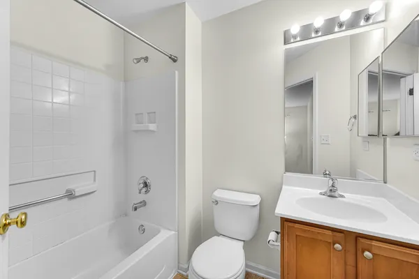 $2,695 | 1114 North Claremont Drive, Palatine, IL 60074