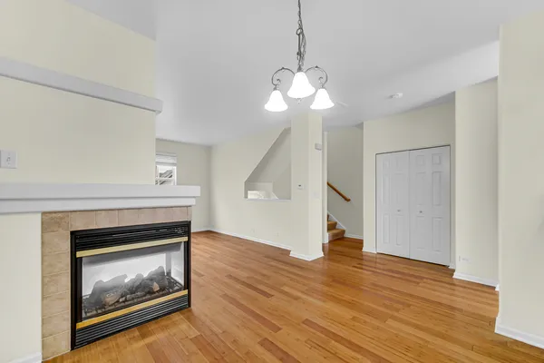 $2,695 | 1114 North Claremont Drive, Palatine, IL 60074