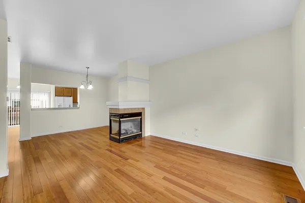 $2,695 | 1114 North Claremont Drive, Palatine, IL 60074