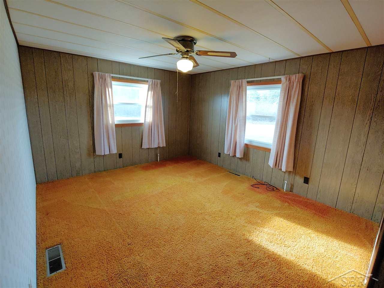 2289 South Barry Road Ithaca, MI 48847 - Photo 12 of 37 50031745-11.JPG