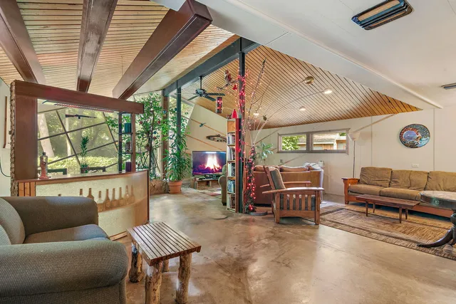 $300,000 | 8750 Gurler Road, DeKalb, IL 60115