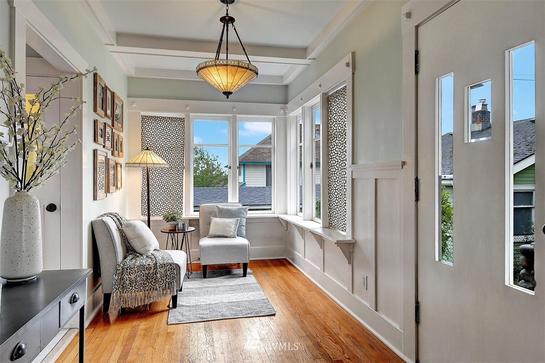 318 North 74th Street Seattle, WA 98103 - Photo 2 of 25 Gallery Image 2