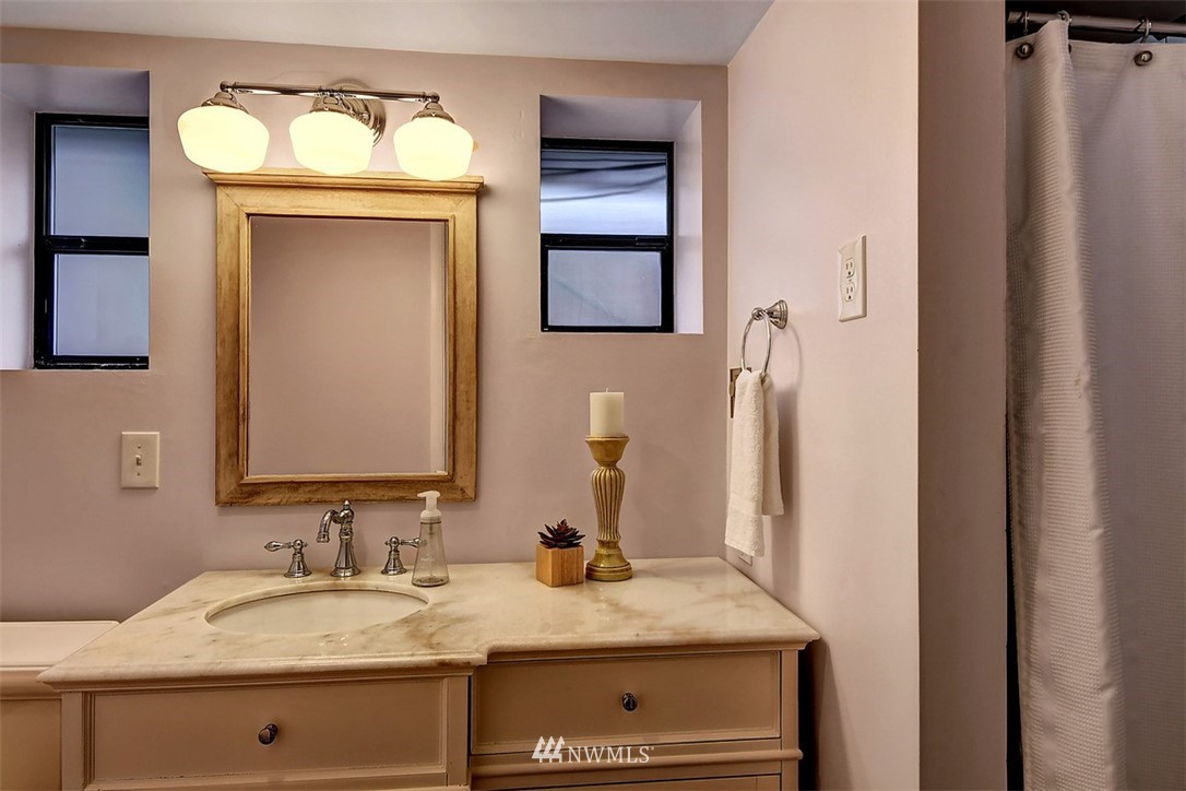 318 North 74th Street Seattle, WA 98103 - Photo 16 of 25 Gallery Image 16