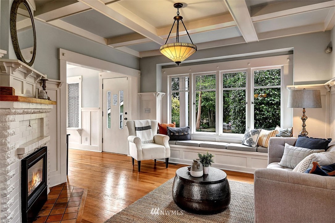318 North 74th Street Seattle, WA 98103 - Photo 5 of 25 Gallery Image 5