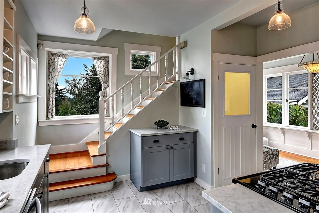 318 North 74th Street Seattle, WA 98103 - Photo 9 of 25 Gallery Image 9