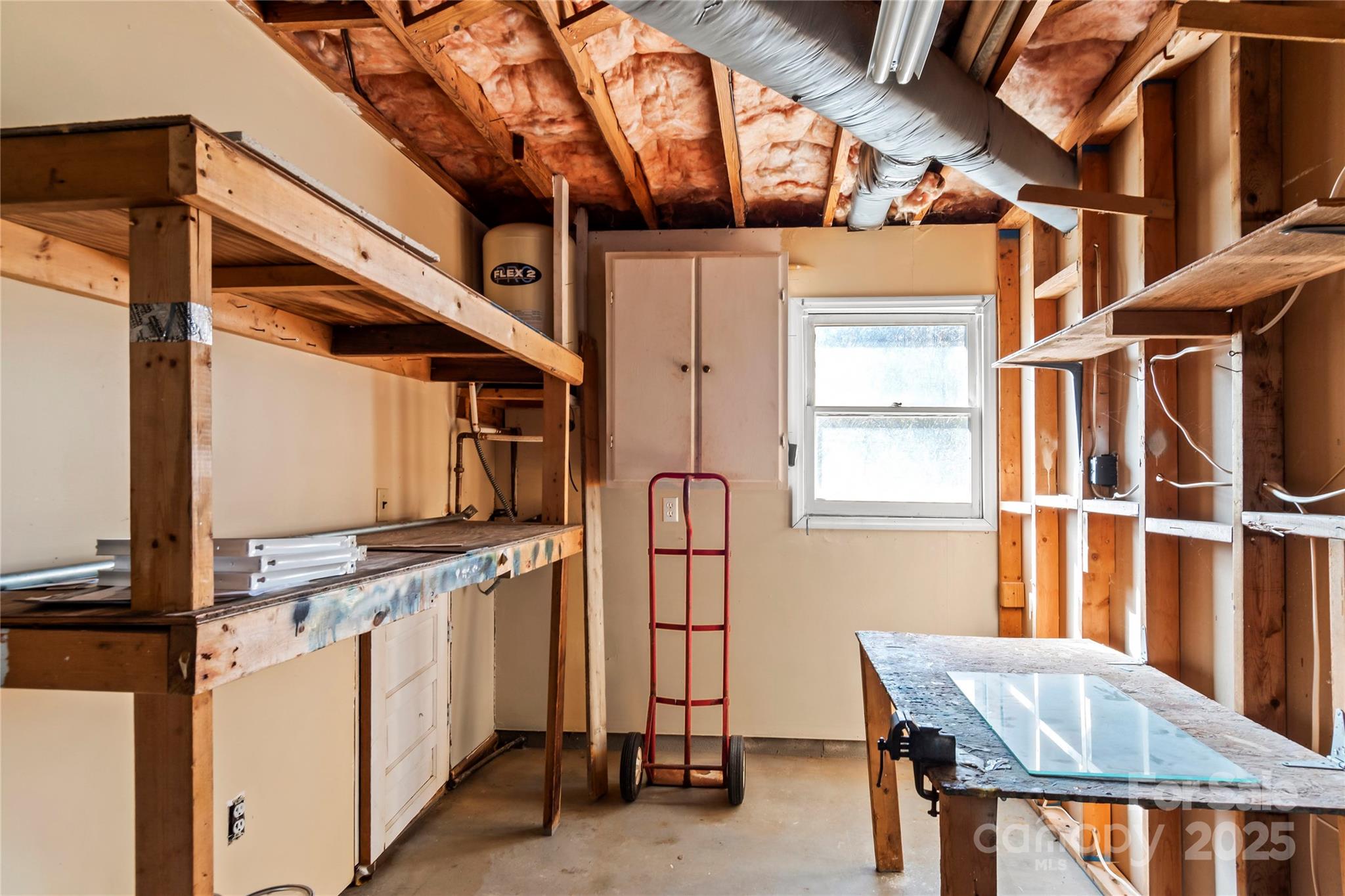 1180 Faulkenberry Road King, NC 27021 - Photo 36 of 40 a view of an chairs and table
