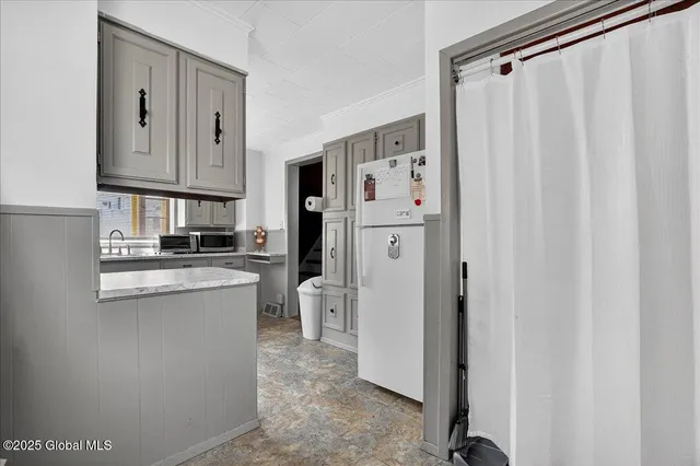 $249,900 | 302 South William Street, Johnstown, NY 12095