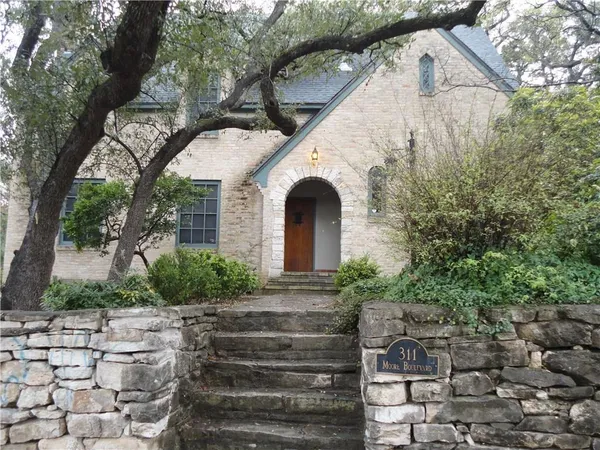 $2,700 | 311 Moore Boulevard, Unit B, Austin, TX 78705