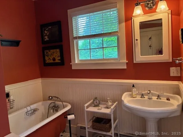 $3,000 | 529 North Madison Road, Guilford, CT 06437