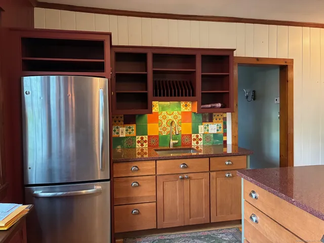 $3,000 | 529 North Madison Road, Guilford, CT 06437