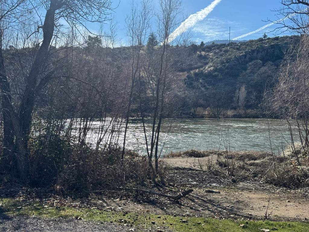 Unit 4-lot 711 Clark Road Hornbrook, CA 96044 - Photo 12 of 33 Gallery Image 12