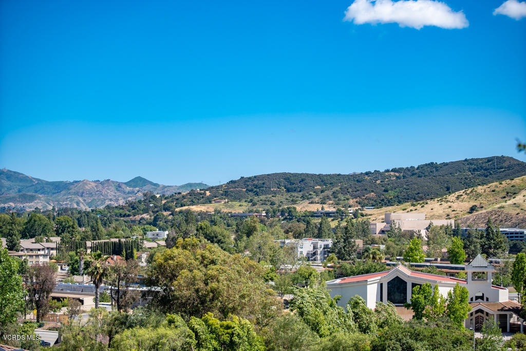 969 Rancho Road Thousand Oaks, CA 91362 - Photo 46 of 54 a view of city and mountain