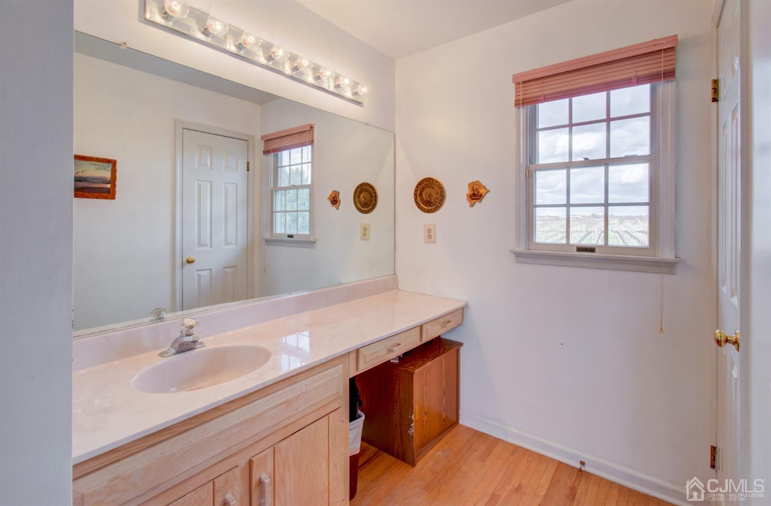 7 Parkview Road Cranbury, NJ 08512 - Photo 38 of 54 Gallery Image 38