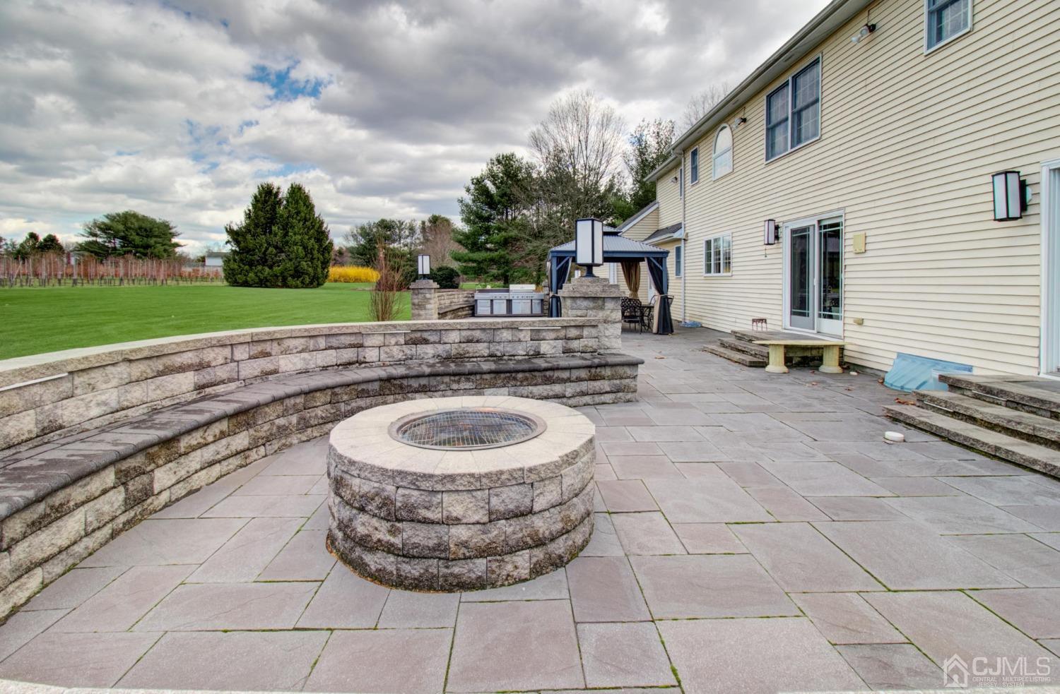 7 Parkview Road Cranbury, NJ 08512 - Photo 6 of 54 Gallery Image 6