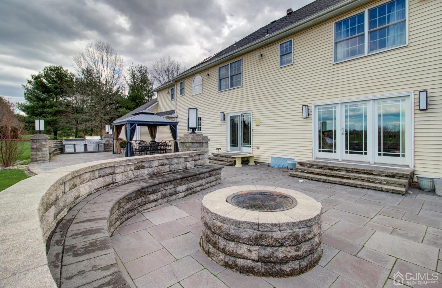 7 Parkview Road Cranbury, NJ 08512 - Photo 7 of 54 Gallery Image 7