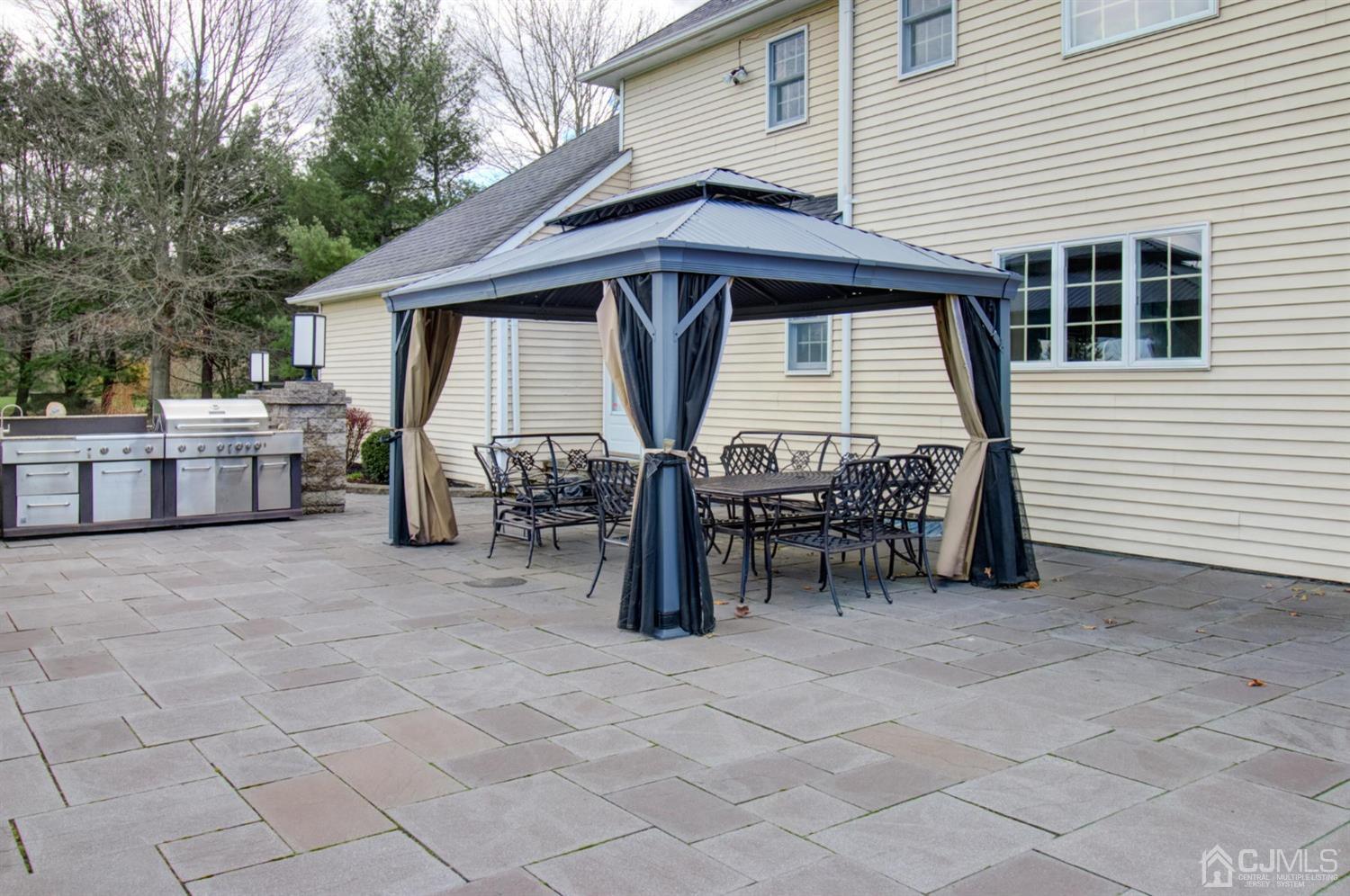 7 Parkview Road Cranbury, NJ 08512 - Photo 8 of 54 Gallery Image 8