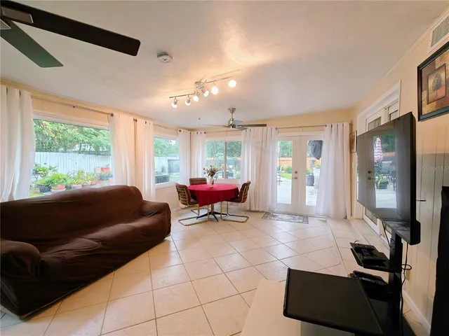 $1,550 | 2305 Northwest 48th Terrace, Gainesville, FL 32606