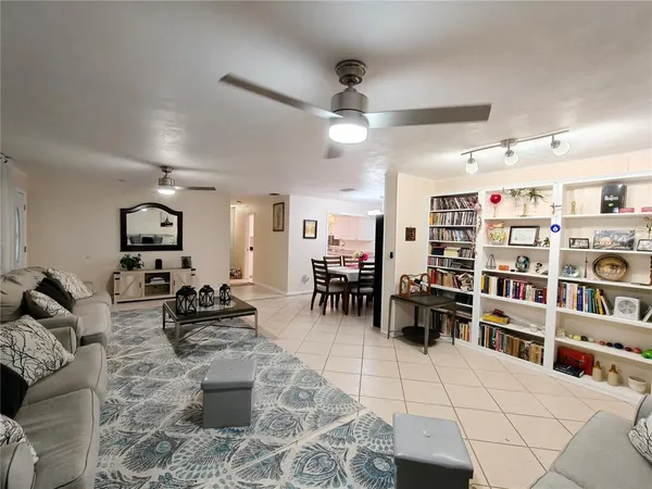 $1,400 | 2305 Northwest 48th Terrace, Gainesville, FL 32606