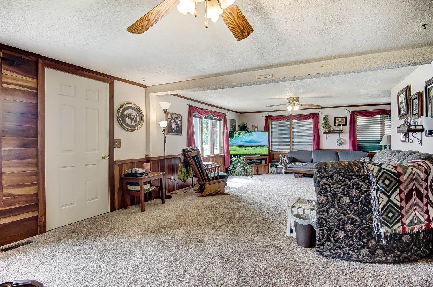 51699 East County Line Road Middlebury, IN 46540 - Photo 8 of 36 Gallery Image 8