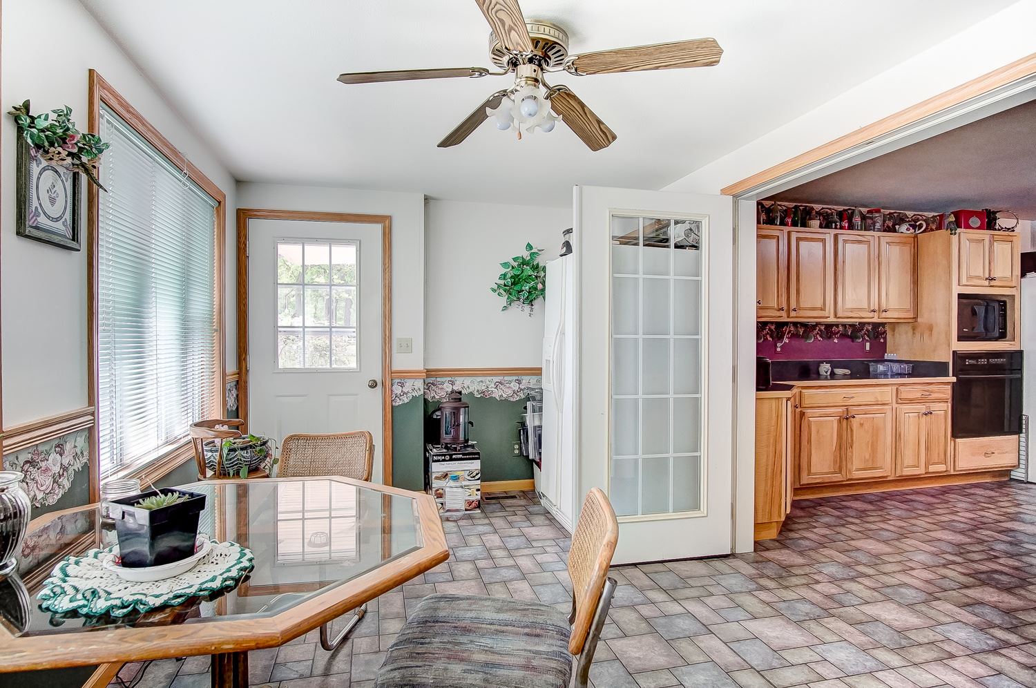 51699 East County Line Road Middlebury, IN 46540 - Photo 9 of 36 Gallery Image 9