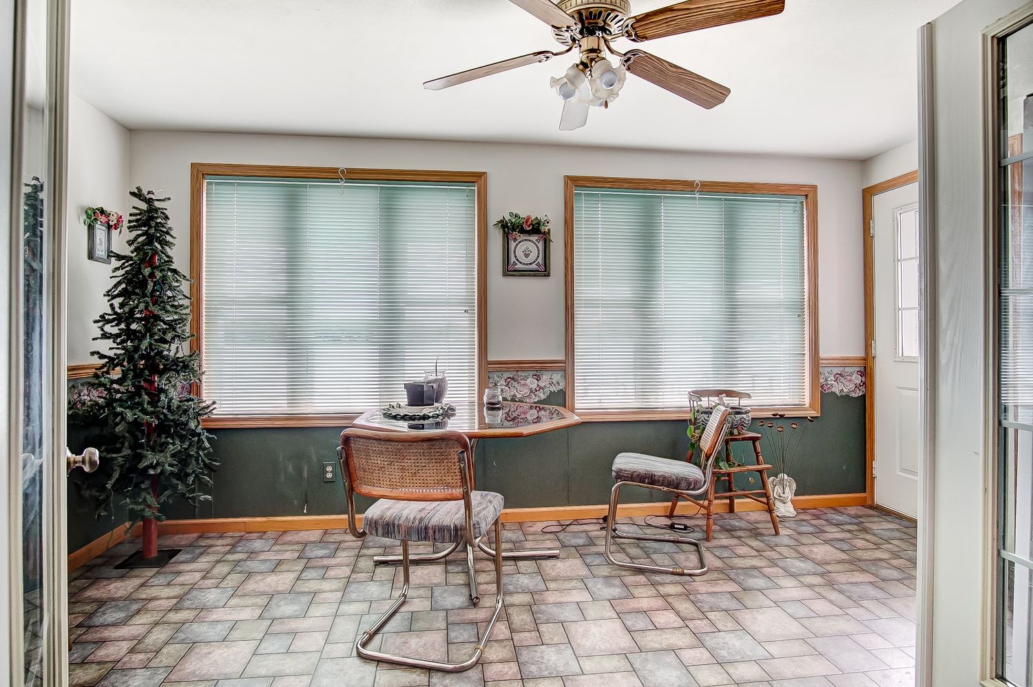 51699 East County Line Road Middlebury, IN 46540 - Photo 10 of 36 Gallery Image 10