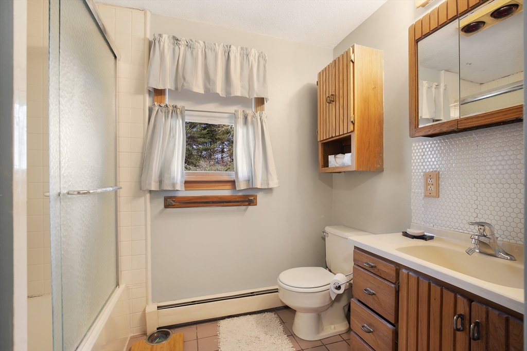 386 Bishops Terrace Barnstable, MA 02601 - Photo 11 of 28