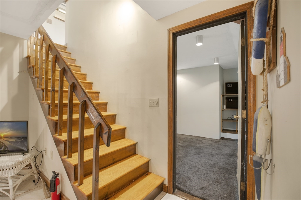 386 Bishops Terrace Barnstable, MA 02601 - Photo 18 of 28