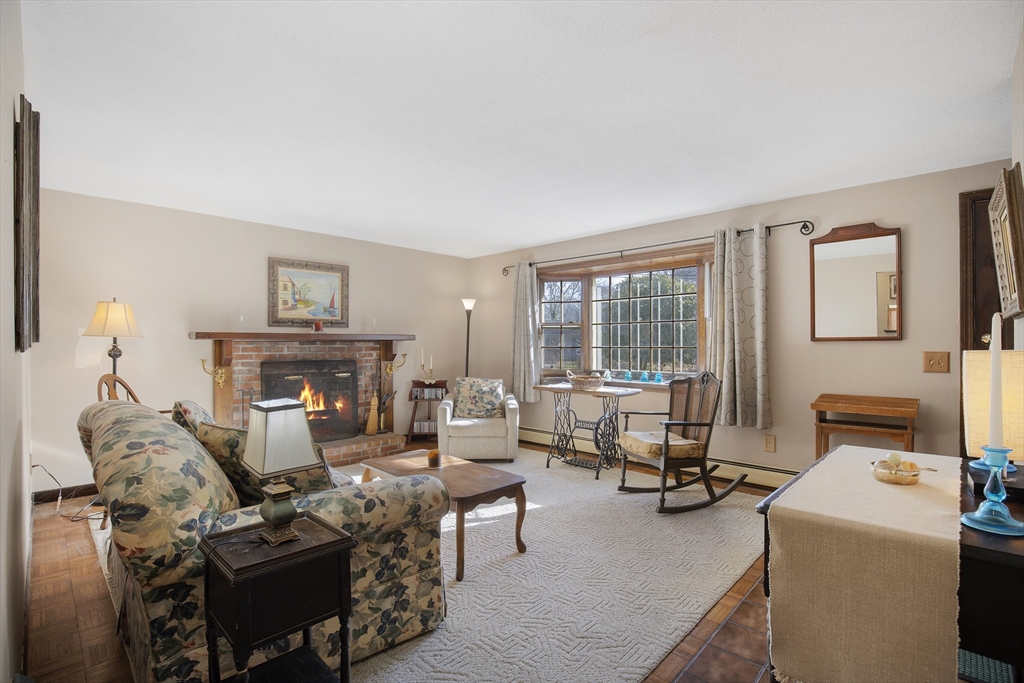 386 Bishops Terrace Barnstable, MA 02601 - Photo 8 of 28