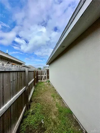 $1,150 | 401 Downing Avenue, Unit 2, Edinburg, TX 78539