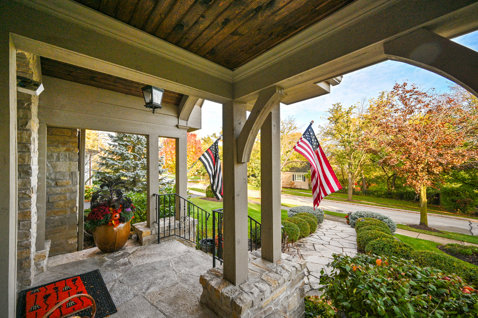 Undisclosed Address Glen Ellyn, IL 60137 - Photo 6 of 45 a view of sitting area in front of main door