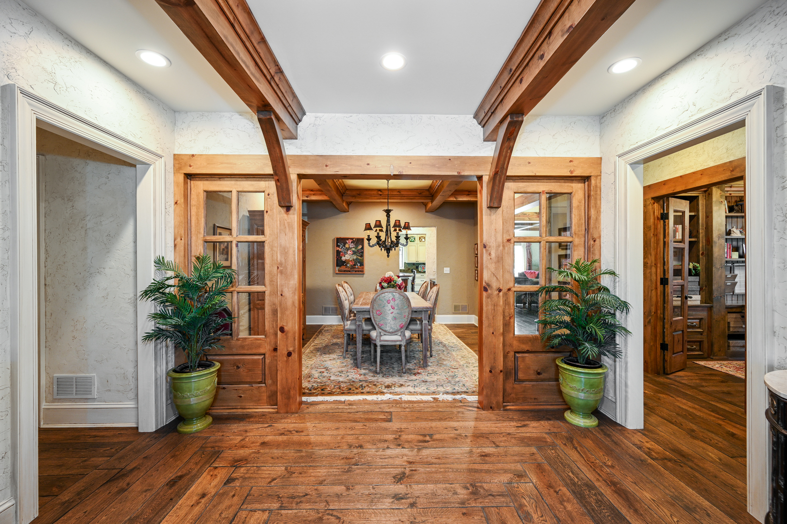 Undisclosed Address Glen Ellyn, IL 60137 - Photo 9 of 45 a living room with furniture