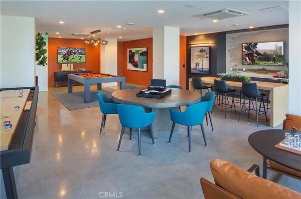 $2,377 | 6235 Topanga Canyon Boulevard, Unit 568, Woodland Hills, CA 91367