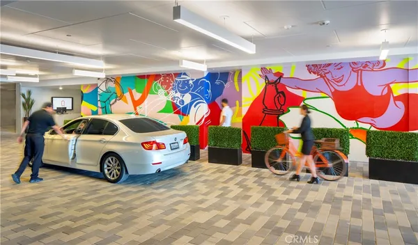 $2,377 | 6235 Topanga Canyon Boulevard, Unit 568, Woodland Hills, CA 91367