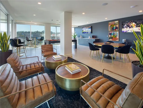 $2,377 | 6235 Topanga Canyon Boulevard, Unit 568, Woodland Hills, CA 91367