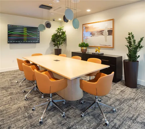 $2,377 | 6235 Topanga Canyon Boulevard, Unit 568, Woodland Hills, CA 91367