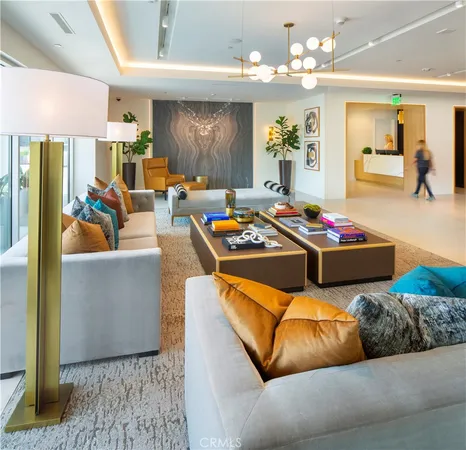 $2,377 | 6235 Topanga Canyon Boulevard, Unit 568, Woodland Hills, CA 91367