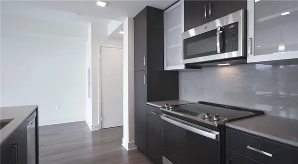 $2,377 | 6235 Topanga Canyon Boulevard, Unit 568, Woodland Hills, CA 91367